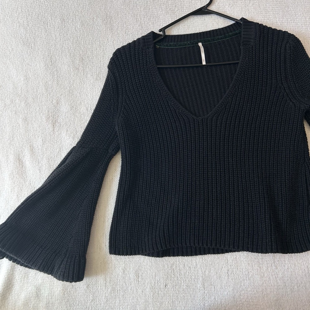 Free People Black Knit Sweater Sz XS Flare Sleeve Gothic Dark Romantic V Neck - Picture 5 of 11
